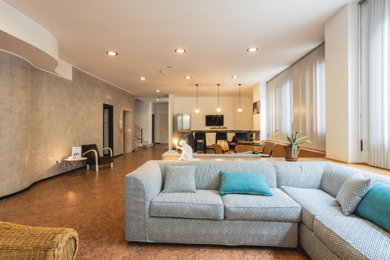B&B Moresco 卡托利卡 外观 照片